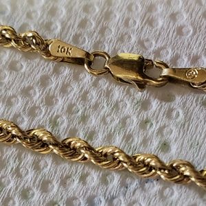 10k gold hollow necklace NWOT